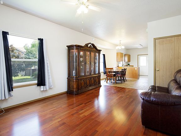 5th image of 10348 N Barr Ave