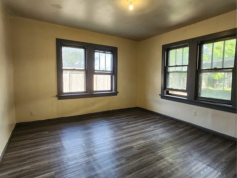 309 Indiana Ave — Photo 10