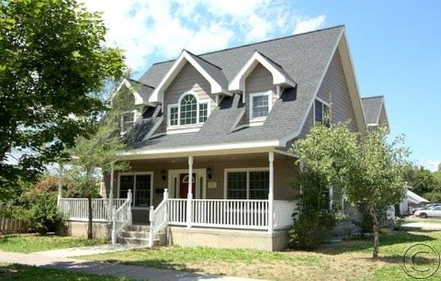 1st image of 701 Longstaff St