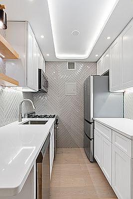 1st image of 77 W 55th St APT 6C