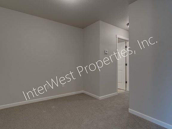 3rd image of 10405 NE 61st Cir