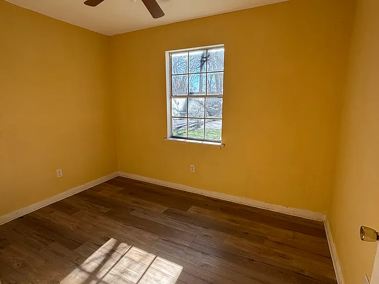 2411 Mount Vernon Rd NW — Photo 4