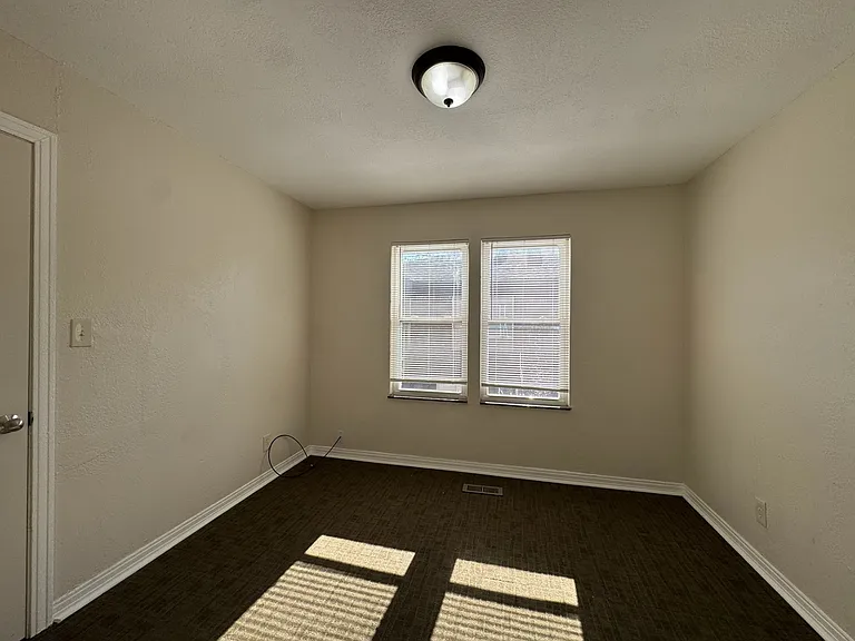 1535 NE 42nd St — Photo 24