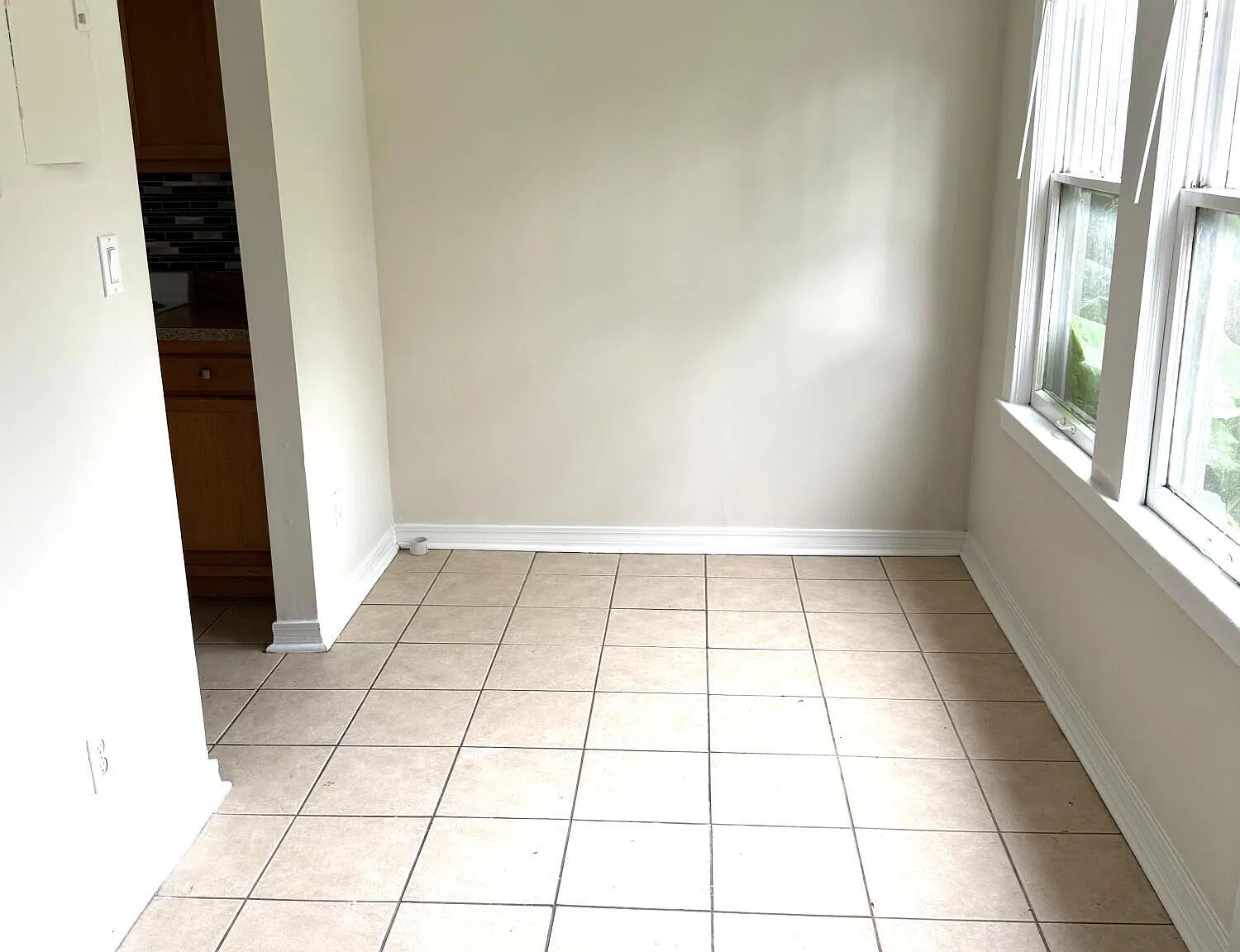 1 bed, 1.0 bath, 500 sqft, $875 — Photo 2