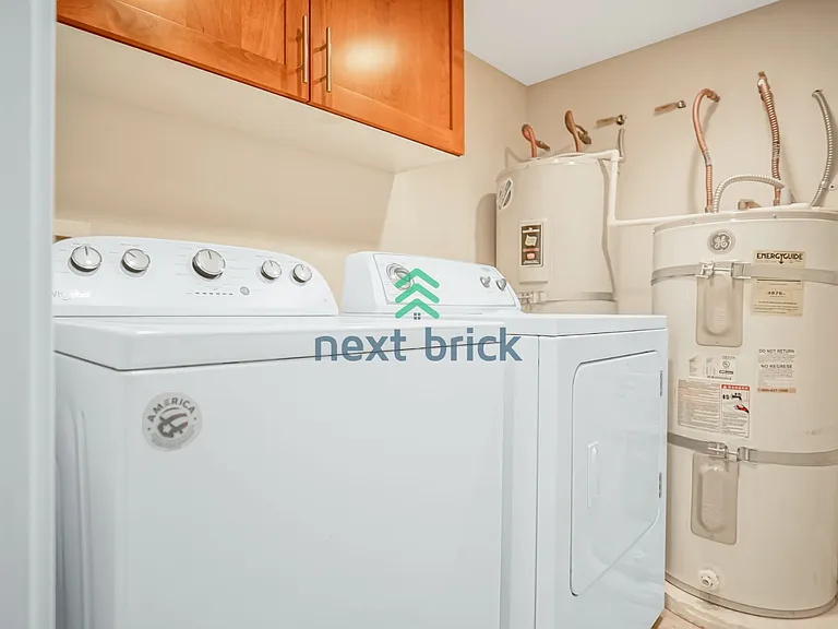 909 N 105th St — Photo 11