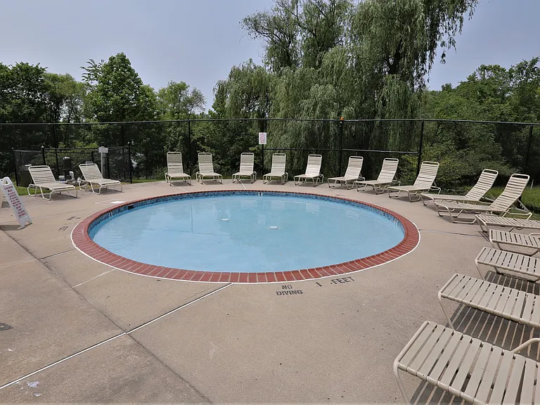 302 Wellington Park Dr — Photo 38