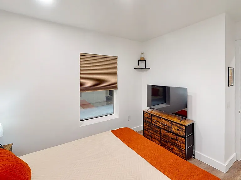 433 Kane Creek Blvd #B110 — Photo 3