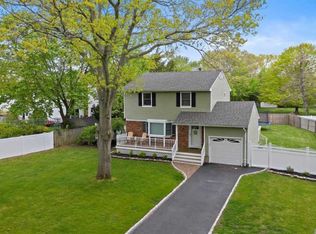 147 Thames St, Port Jefferson Station, NY