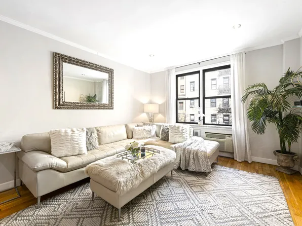 330 East 70th Street 2H image 3 of 7