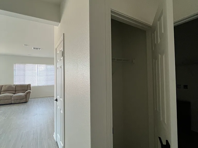 Alister Ln — Photo 12