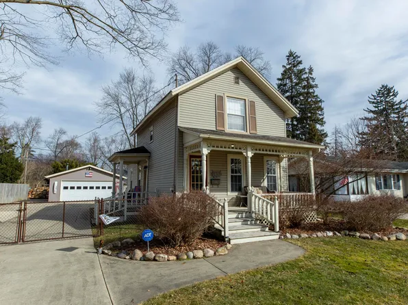 1431 Regent St, Niles, MI 49120