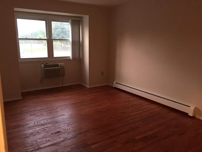 28 Deanna Dr — Photo 5