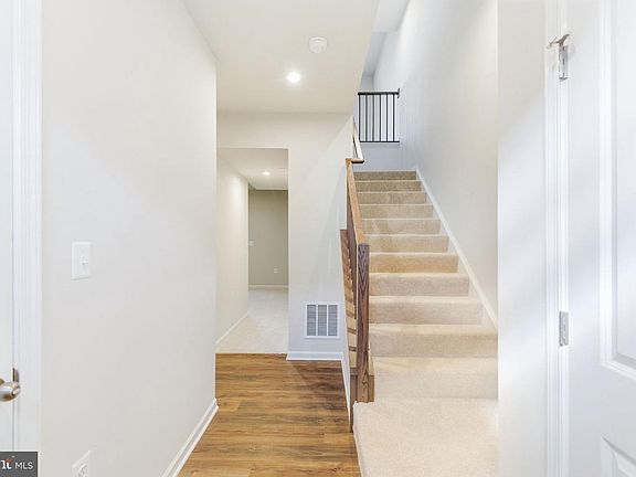 3rd image of 210 Monteith Dr