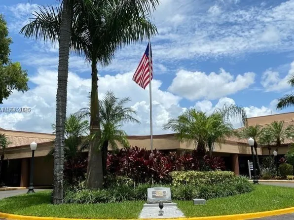 9261 Sunrise Lakes Blvd APT 203, Sunrise, FL 33322