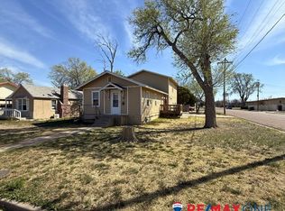 1202 N 10th St, Garden City, KS 67846