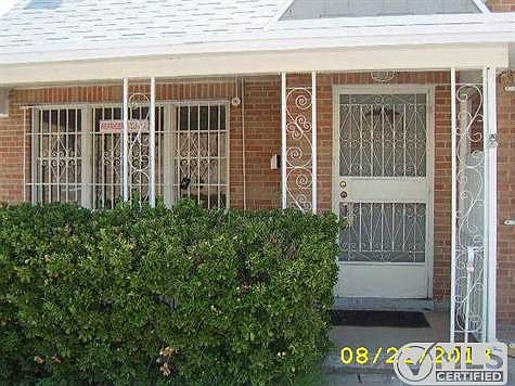 1st image of 2628 Arizona Ave