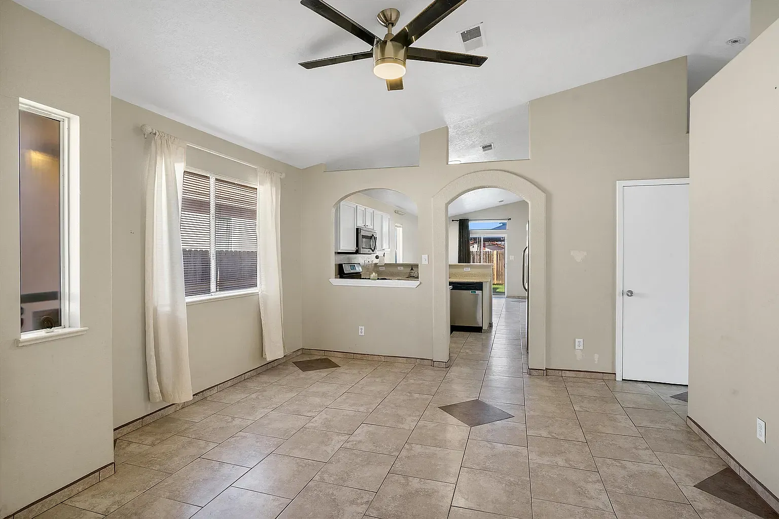 10732 Shooting Star St NW — Photo 3