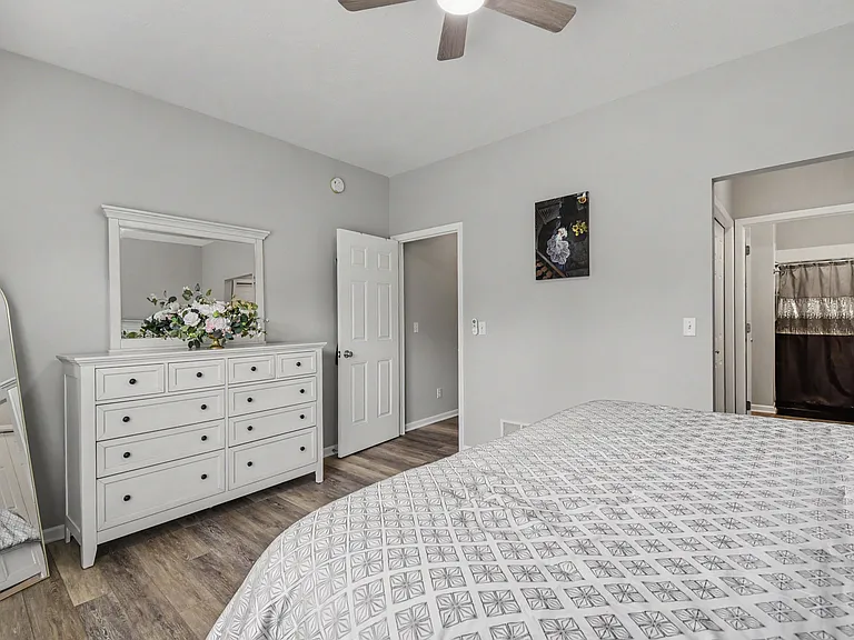 660 Braeside Dr SE — Photo 13