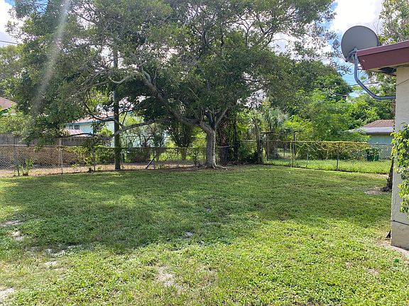 4th image of 1317 W 33rd St #1
