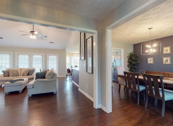 2nd image of 1963 Lakebrook Cir