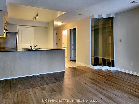 3rd image of 801 Bay St #1505