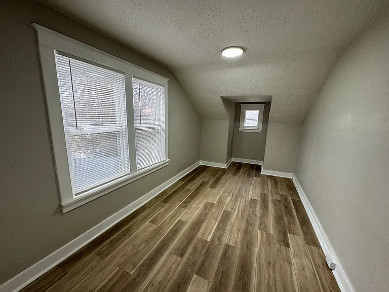 4015 Oakwood Ave — Photo 23