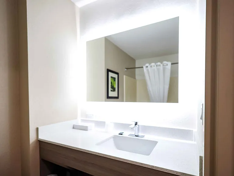 Studio Suite - 1 Queen Bed