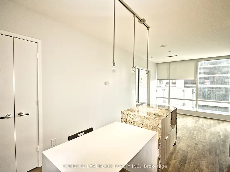 1 Bloor St E #809 — Photo 5