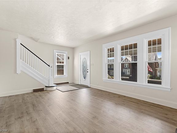 5th image of 1111 Indiana St