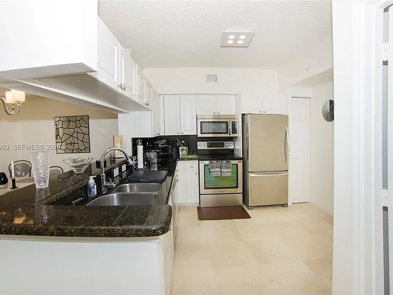 17150 N Bay Rd #2408 — Photo 11