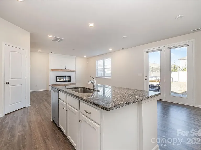 3034 Eastcott Ave — Photo 20