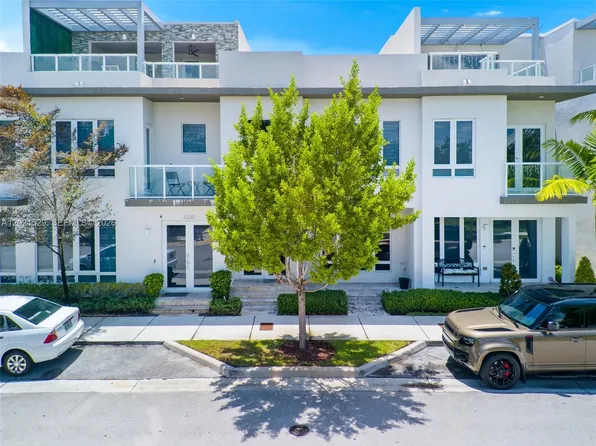 6400 NW 105th Pl, Doral, FL 33178