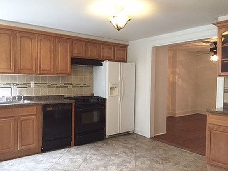 2nd image of 163 22nd St