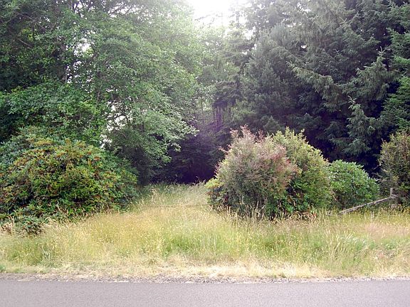 2nd image of 201 Olympic View Ave NE