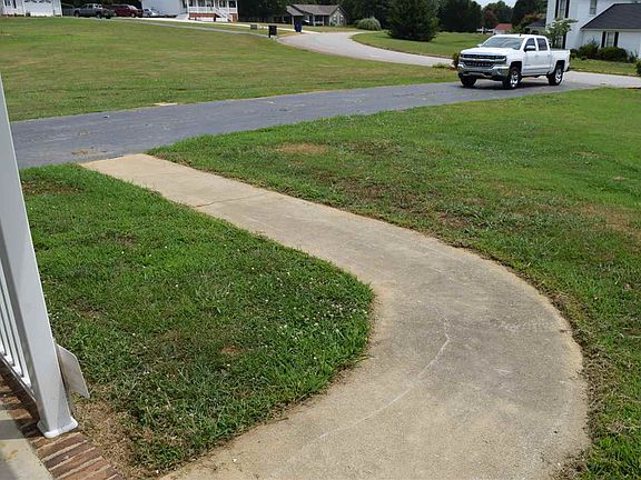 4th image of 127 Stoneledge Dr