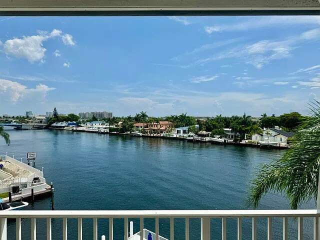 Intracoastal 31 — Photo 2