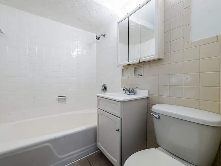 7101 S Artesian Ave — Photo 2