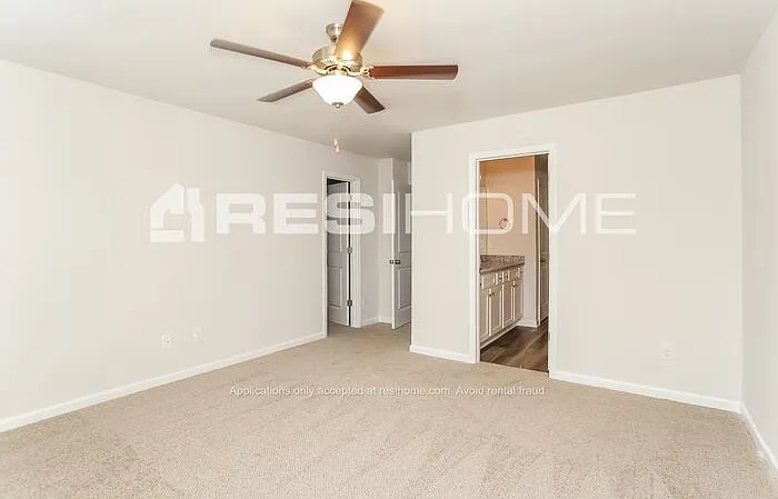 19 Winchester Ave — Photo 12