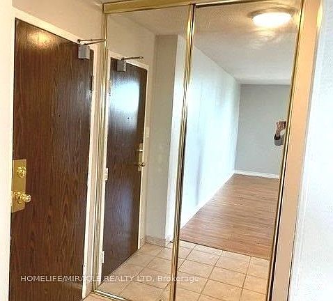 2nd image of 25 Kensington Rd #1411