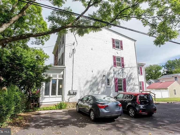 34 S Clinton St — Photo 2