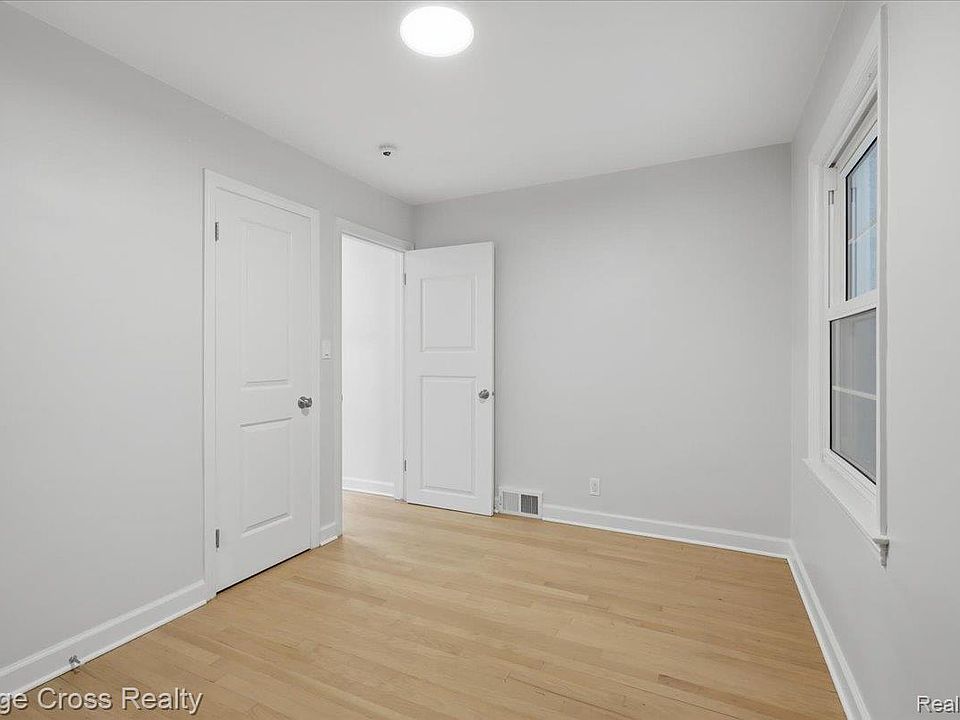 1790 Humphrey Ave, photo 17
