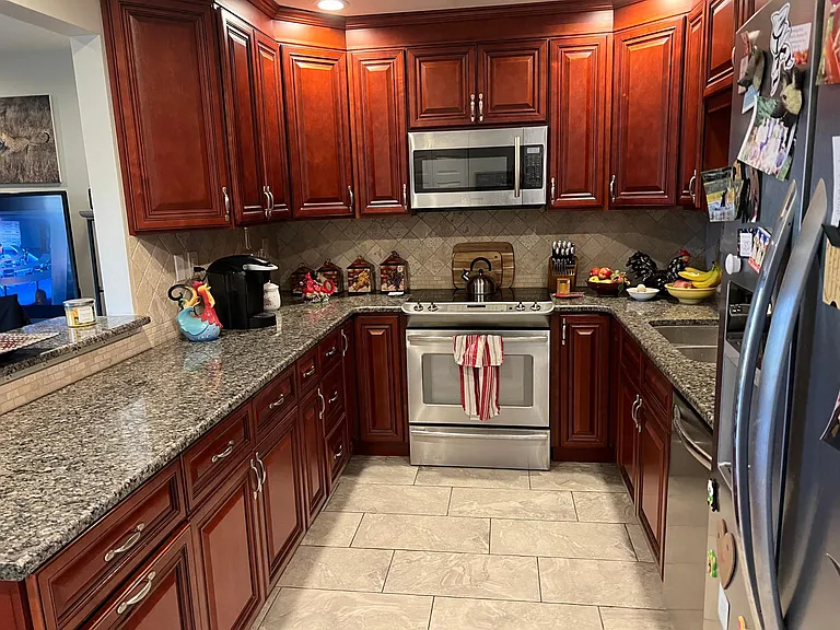 93 Stonegate Vlg — Photo 1