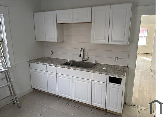 1201 N Lockwood Ave #1 — Photo 3