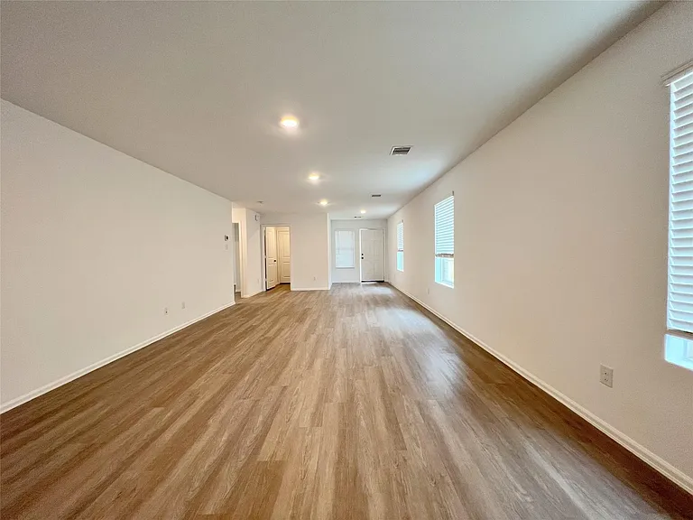 14510 Woodcott Warren Way — Photo 8