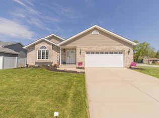 5510 Malibu Dr, Lowell, IN 46356