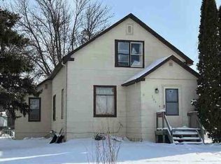 204 3rd Ave NE, Roseau, MN 56751