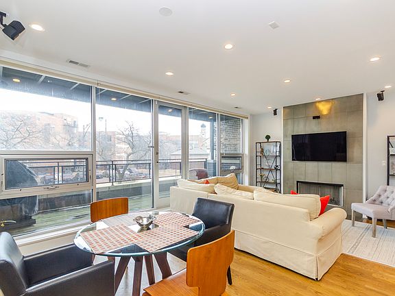 5th image of 1138 N Milwaukee Ave #2