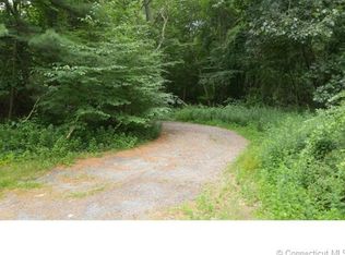 141 Whalehead Rd, Gales Ferry, CT 06335