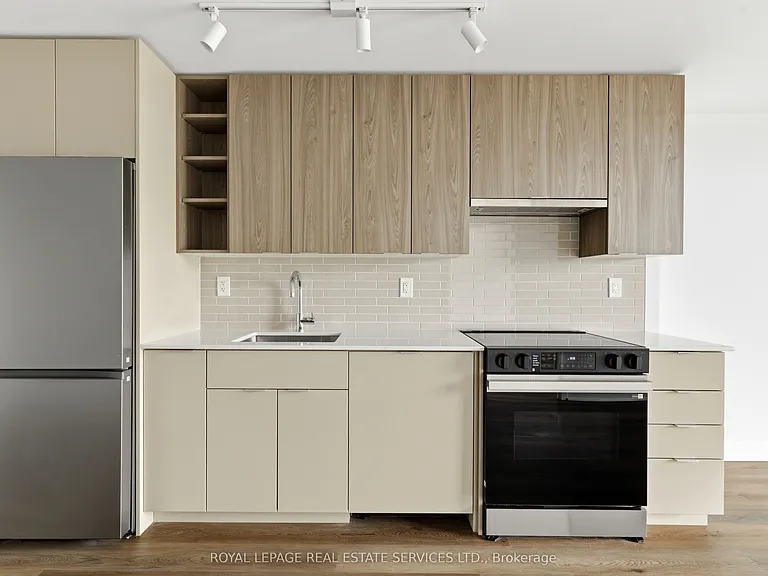 2075 Lakeshore Rd #711 — Photo 5