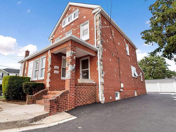3rd image of 645 Meacham Ave